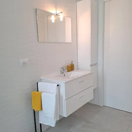 Apartment Aida *